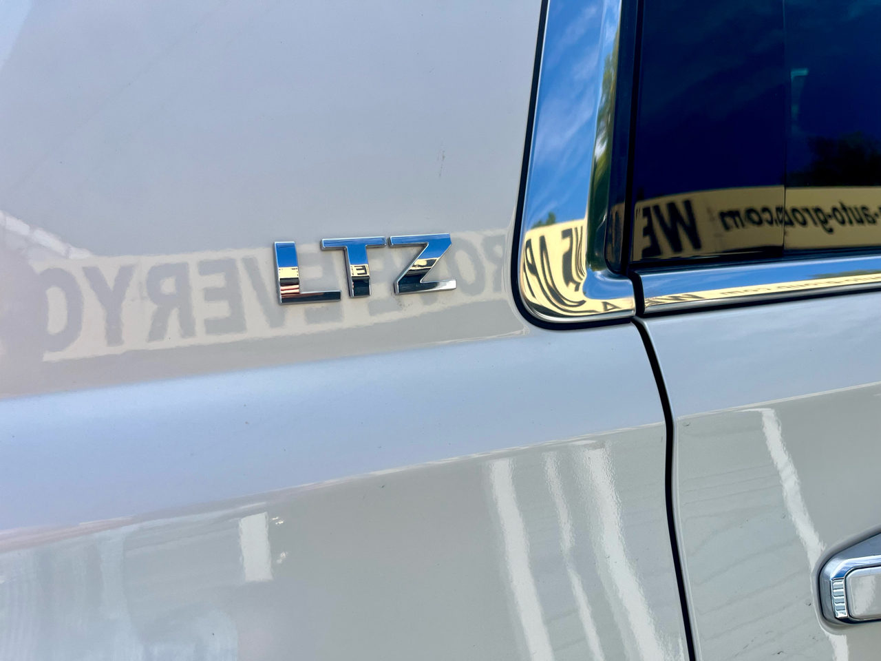 2015 Chevrolet Tahoe LTZ photo 32