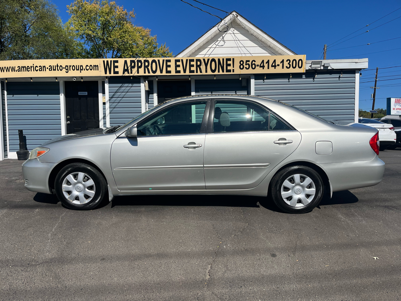 2003 Toyota Camry LE photo 3