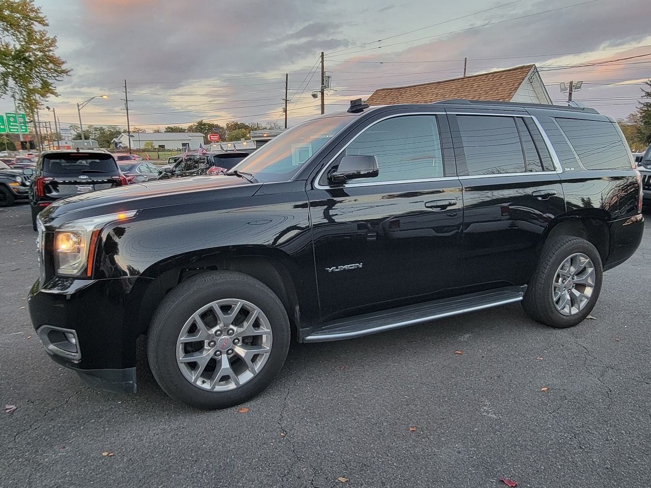 GMC Yukon 4WD 4dr SLE 2019 GMC Yukon 4WD 4dr SLE 2019