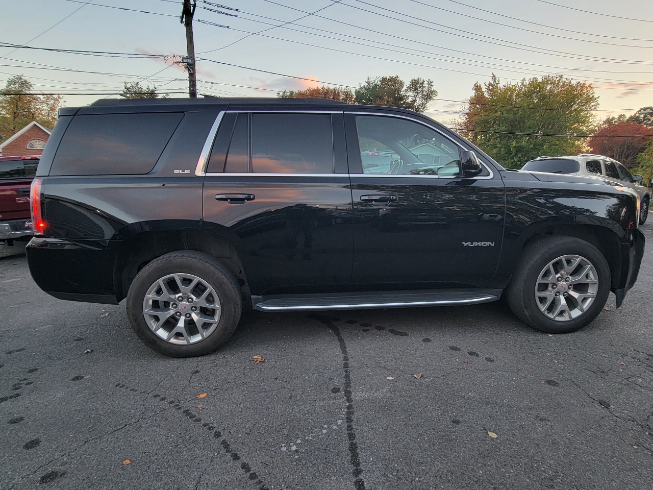 GMC Yukon 4WD 4dr SLE 2019 GMC Yukon 4WD 4dr SLE 2019