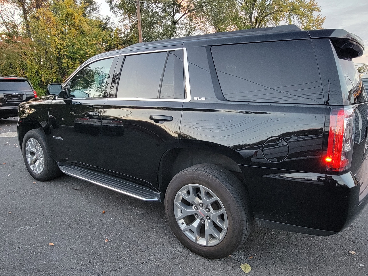 GMC Yukon 4WD 4dr SLE 2019 GMC Yukon 4WD 4dr SLE 2019