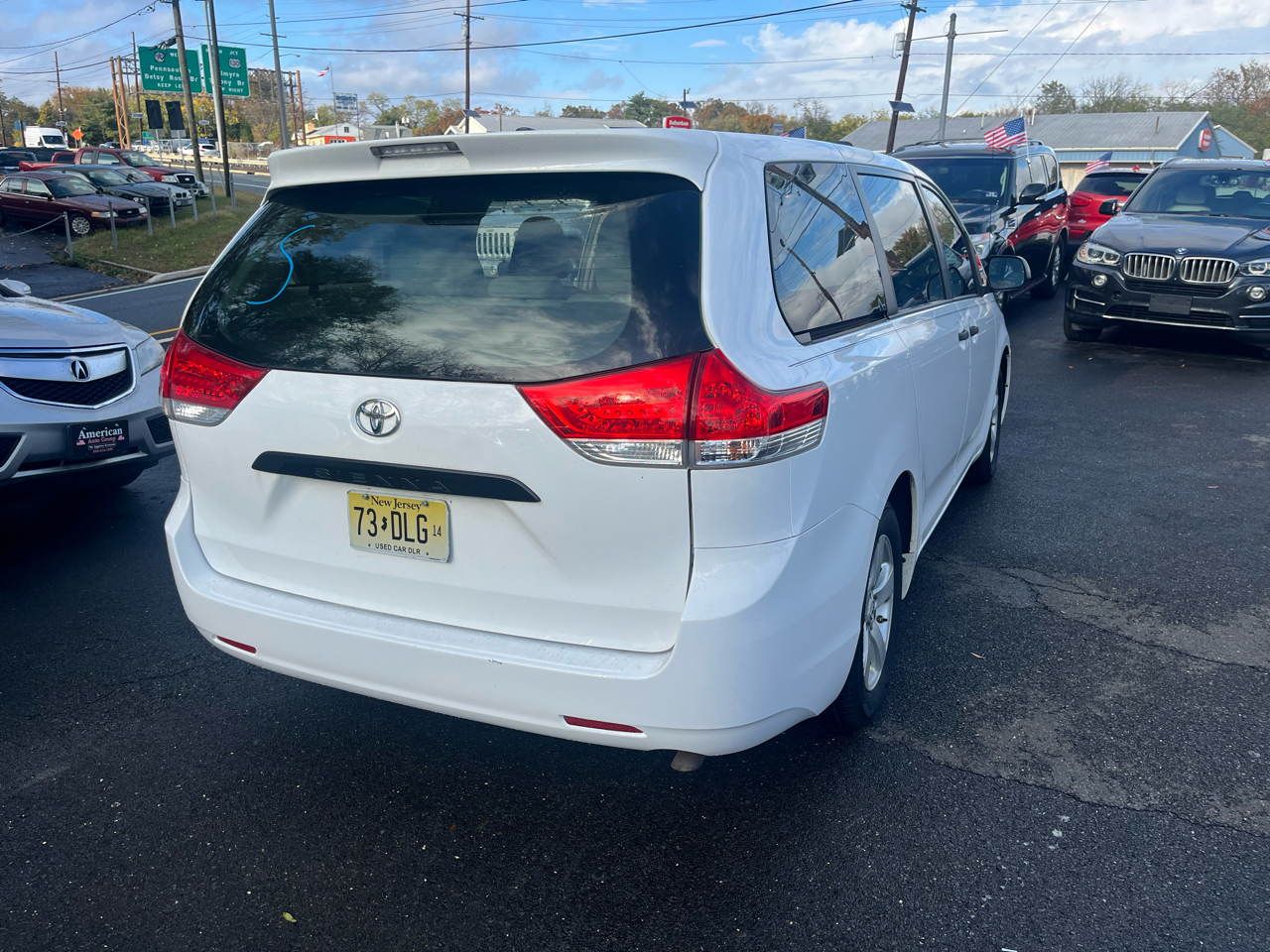 Toyota Sienna 5dr 7-Pass Van V6 L FWD (Natl) 2013 Toyota Sienna 5dr 7-Pass Van V6 L FWD (Natl) 2013