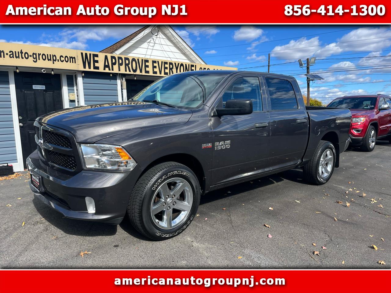 2014 RAM 1500 4WD Crew Cab 140.5" Express