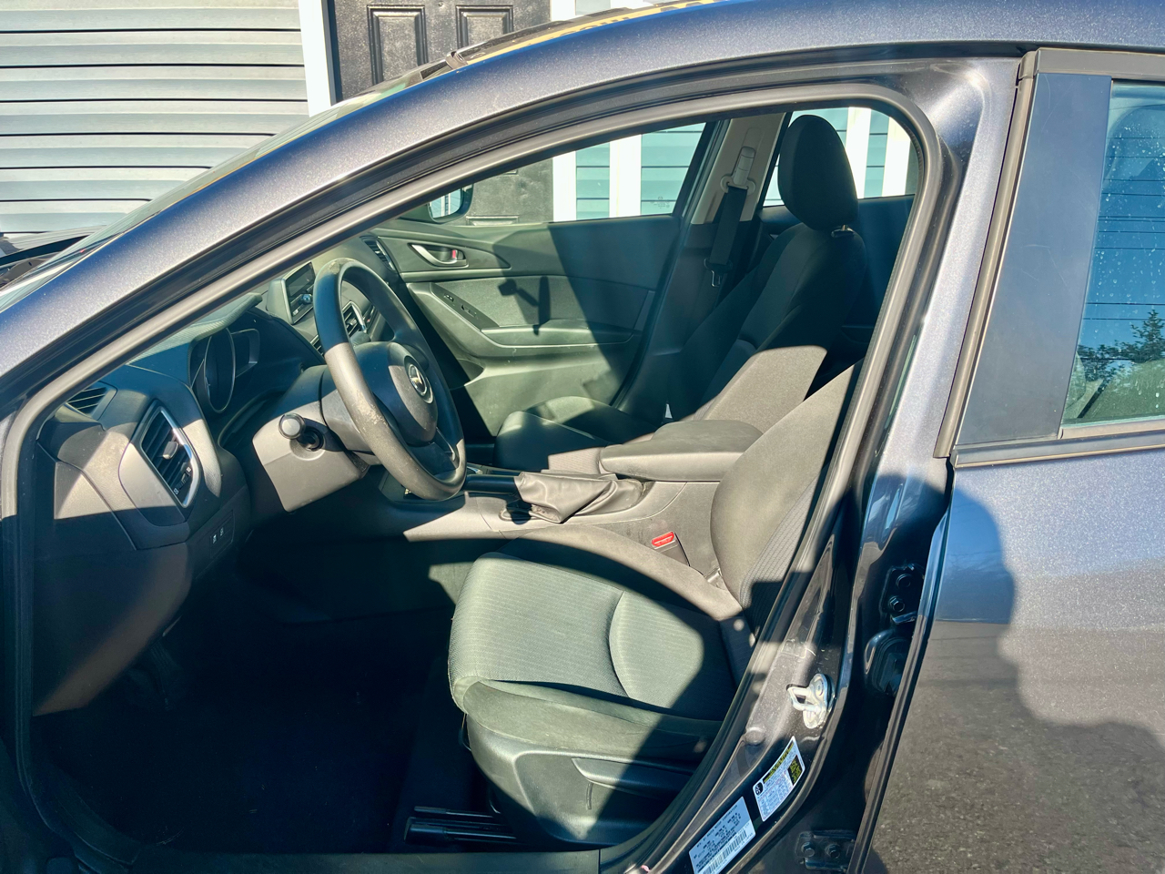 Mazda MAZDA3 4dr Sdn Auto i SV 2015