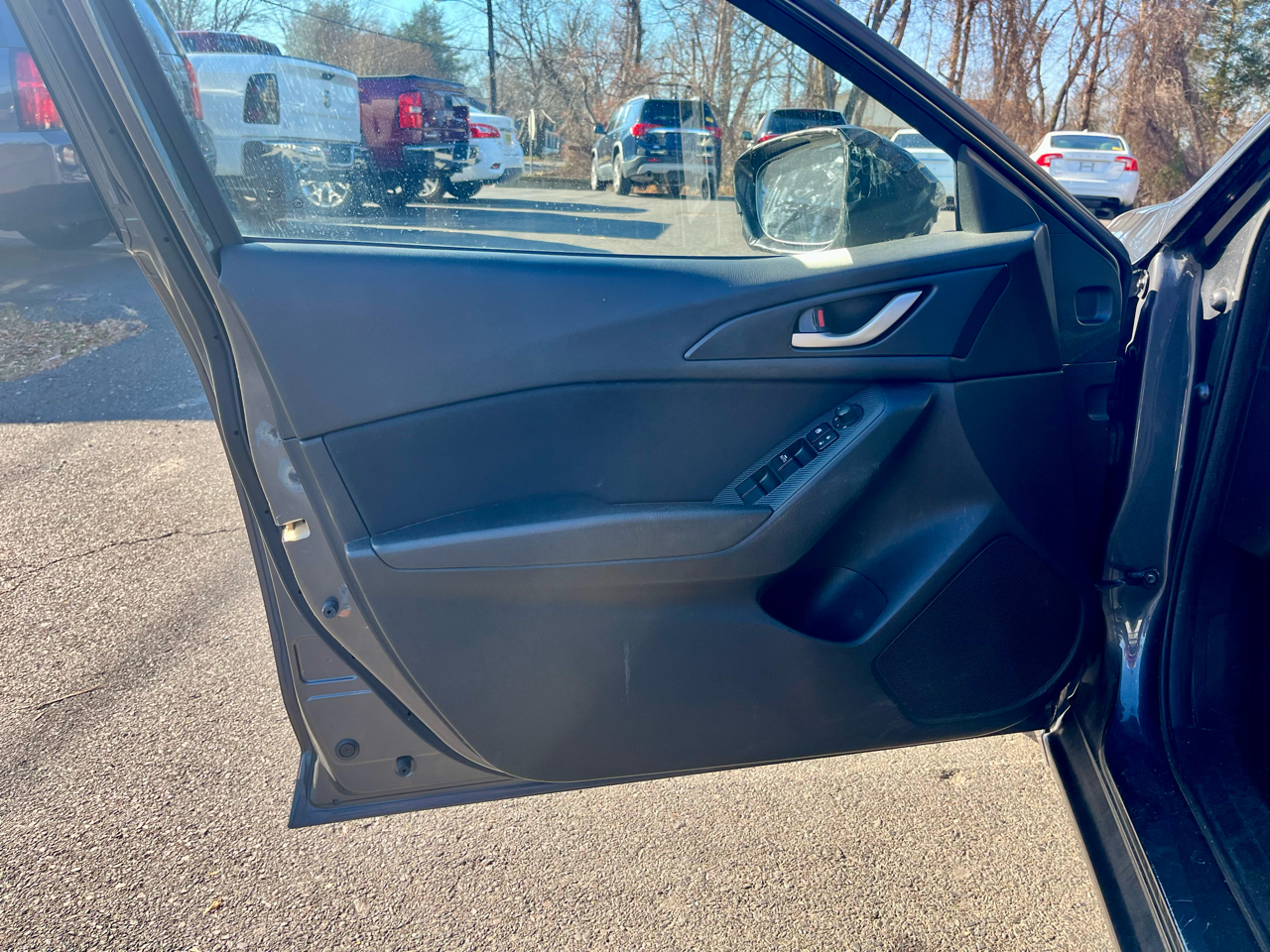 Mazda MAZDA3 4dr Sdn Auto i SV 2015