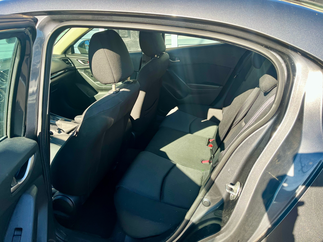 Mazda MAZDA3 4dr Sdn Auto i SV 2015