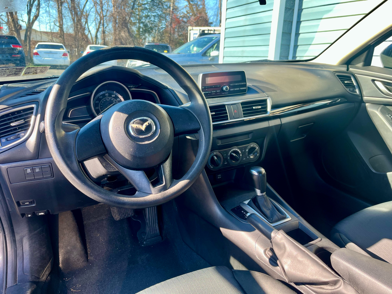 Mazda MAZDA3 4dr Sdn Auto i SV 2015