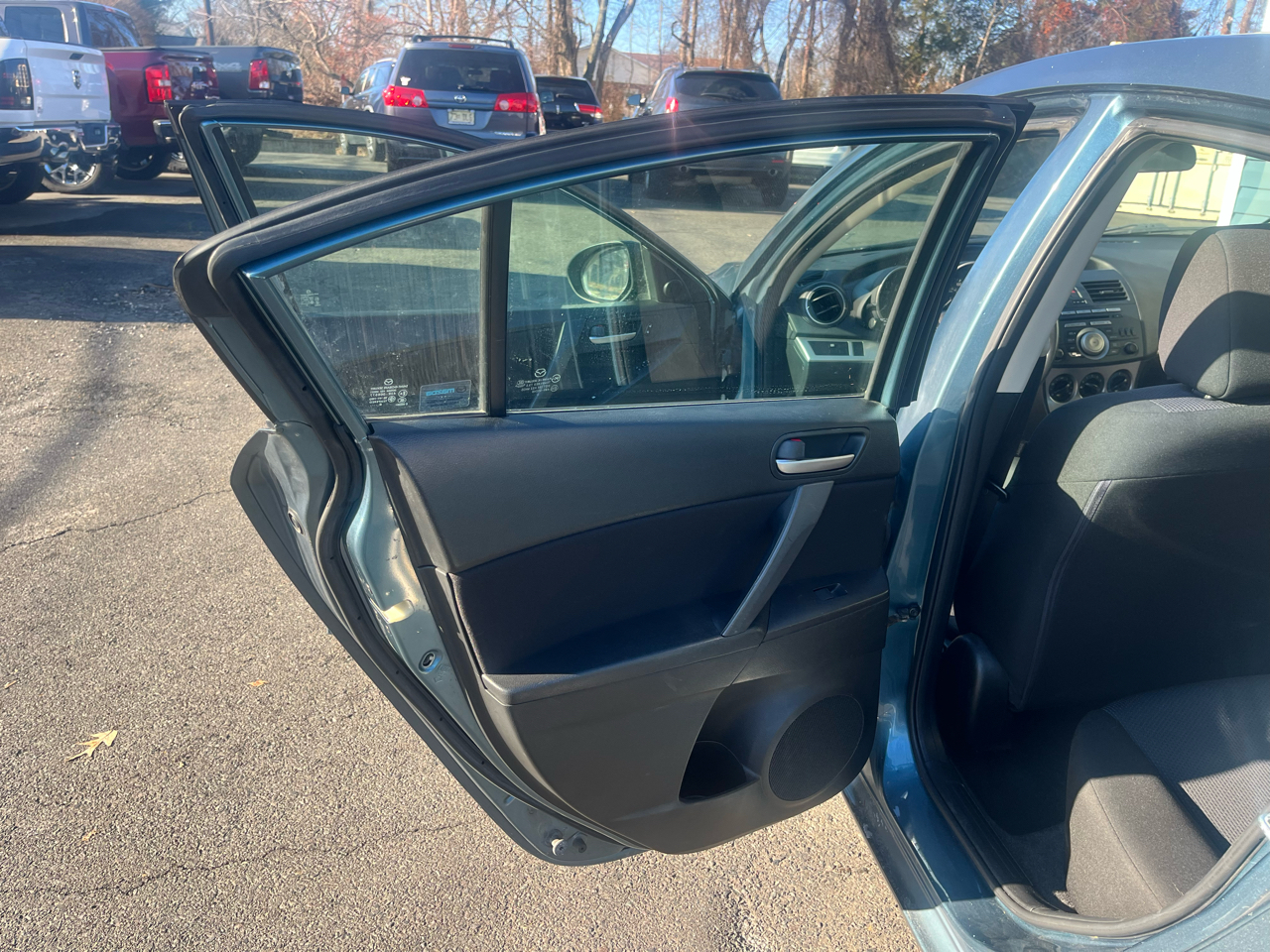 Mazda MAZDA3 4dr Sdn Auto i Touring 2011