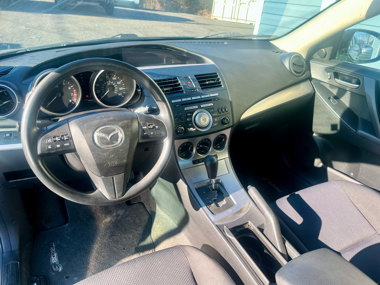 Mazda MAZDA3 4dr Sdn Auto i Touring 2011