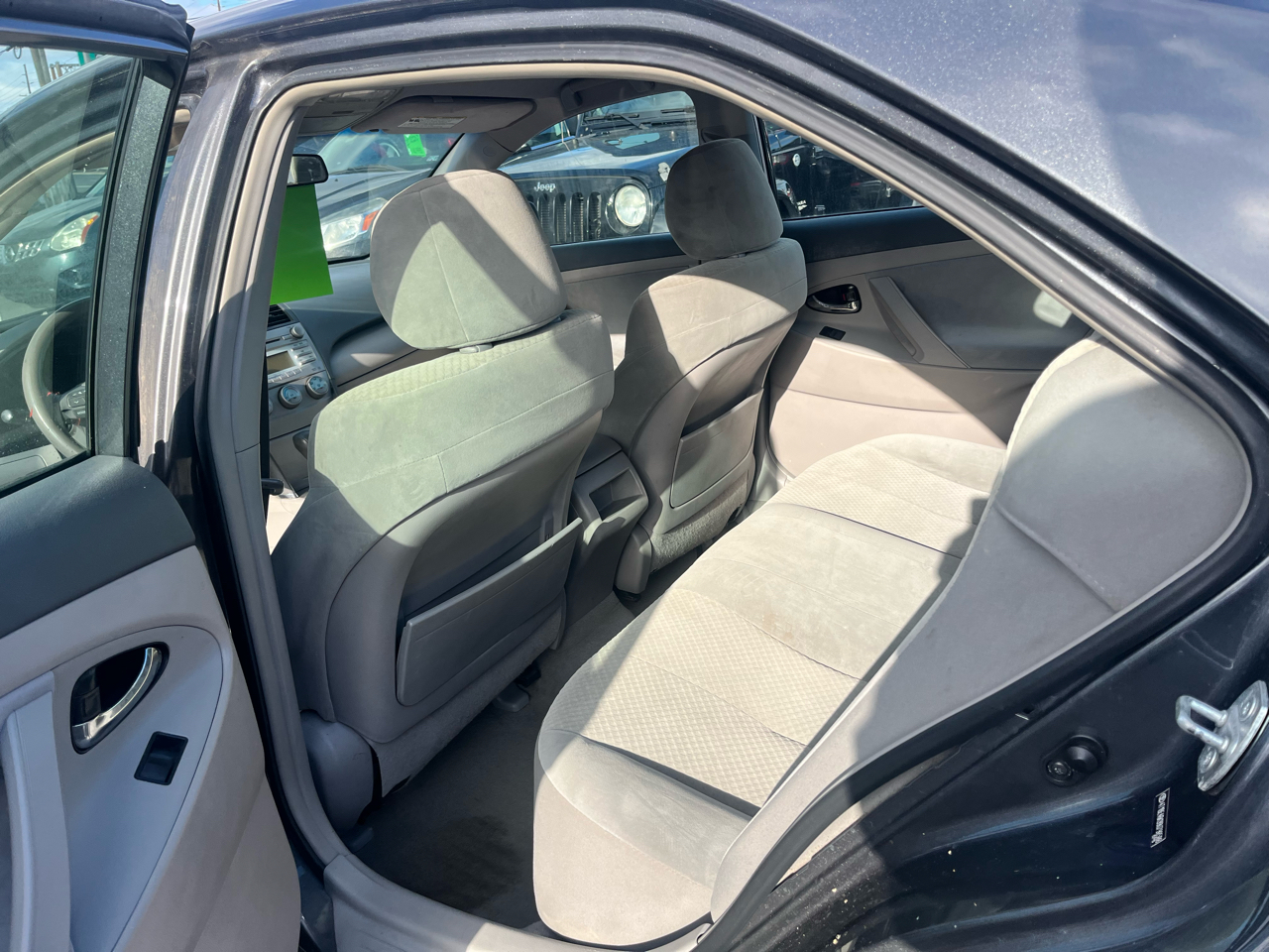 Toyota Camry 4dr Sdn I4 Auto LE (Natl) 2009