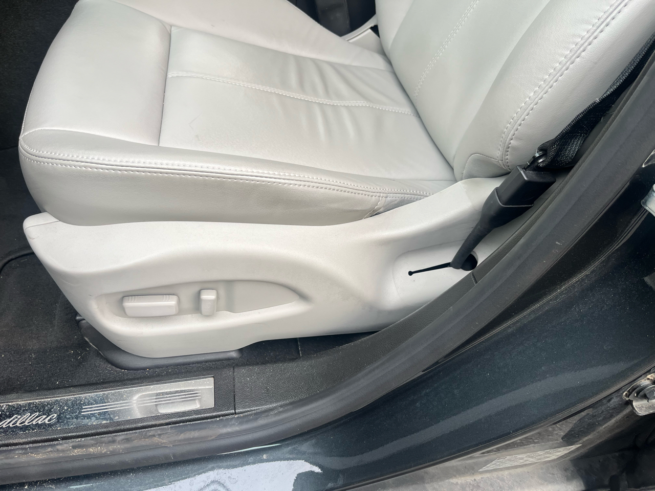 Cadillac SRX FWD 4dr Base 2014