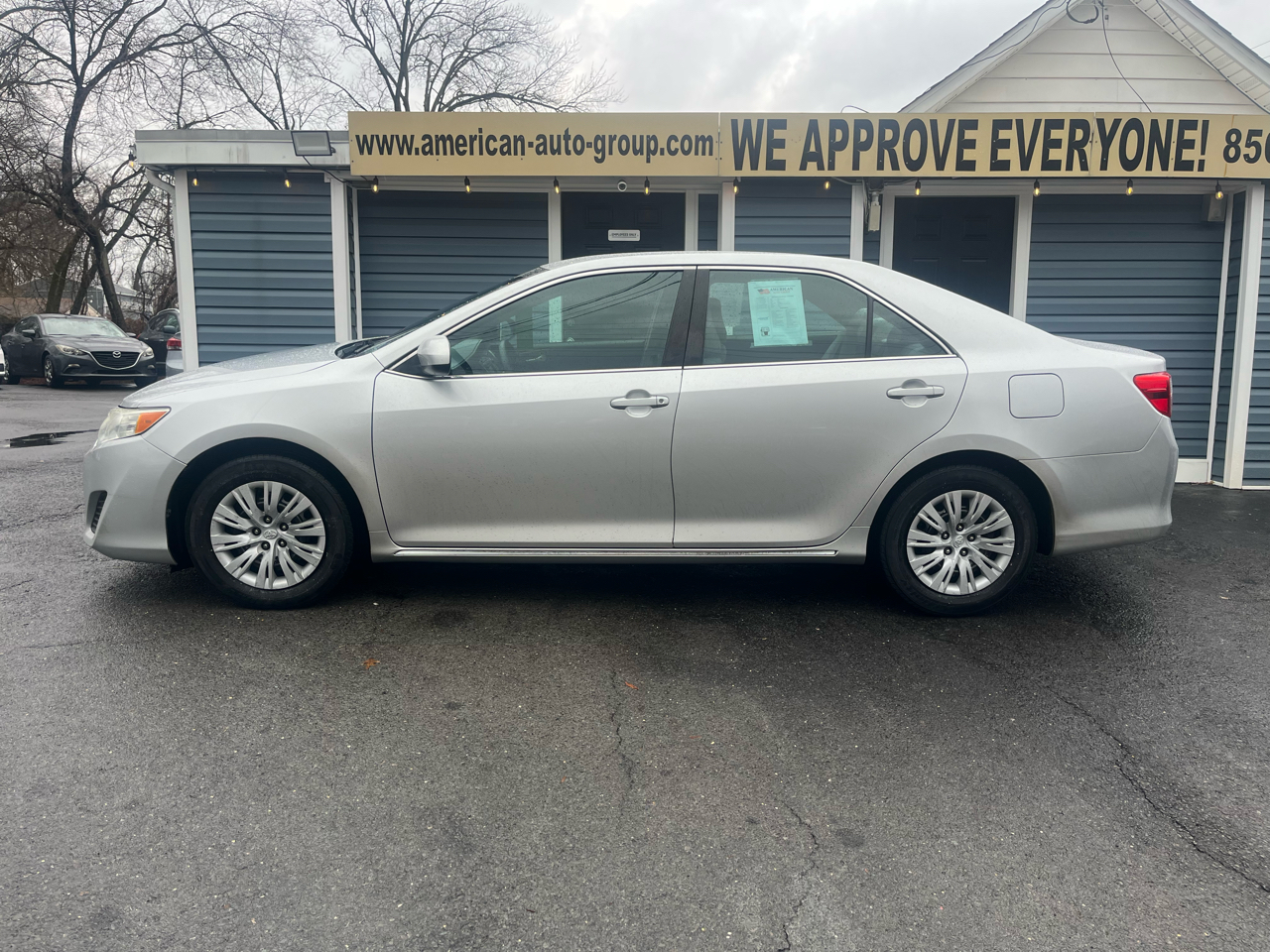 Toyota Camry 4dr Sdn LE Auto (Natl) 2013
