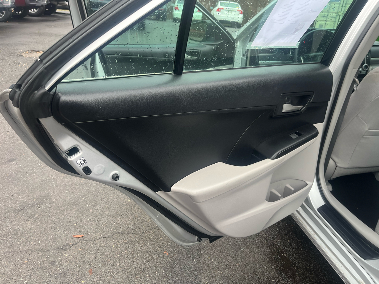 Toyota Camry 4dr Sdn LE Auto (Natl) 2013