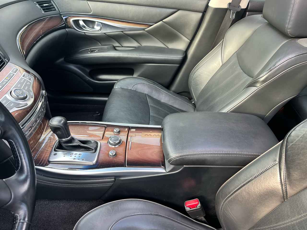 Infiniti Q70L 4dr Sdn V6 AWD 2015