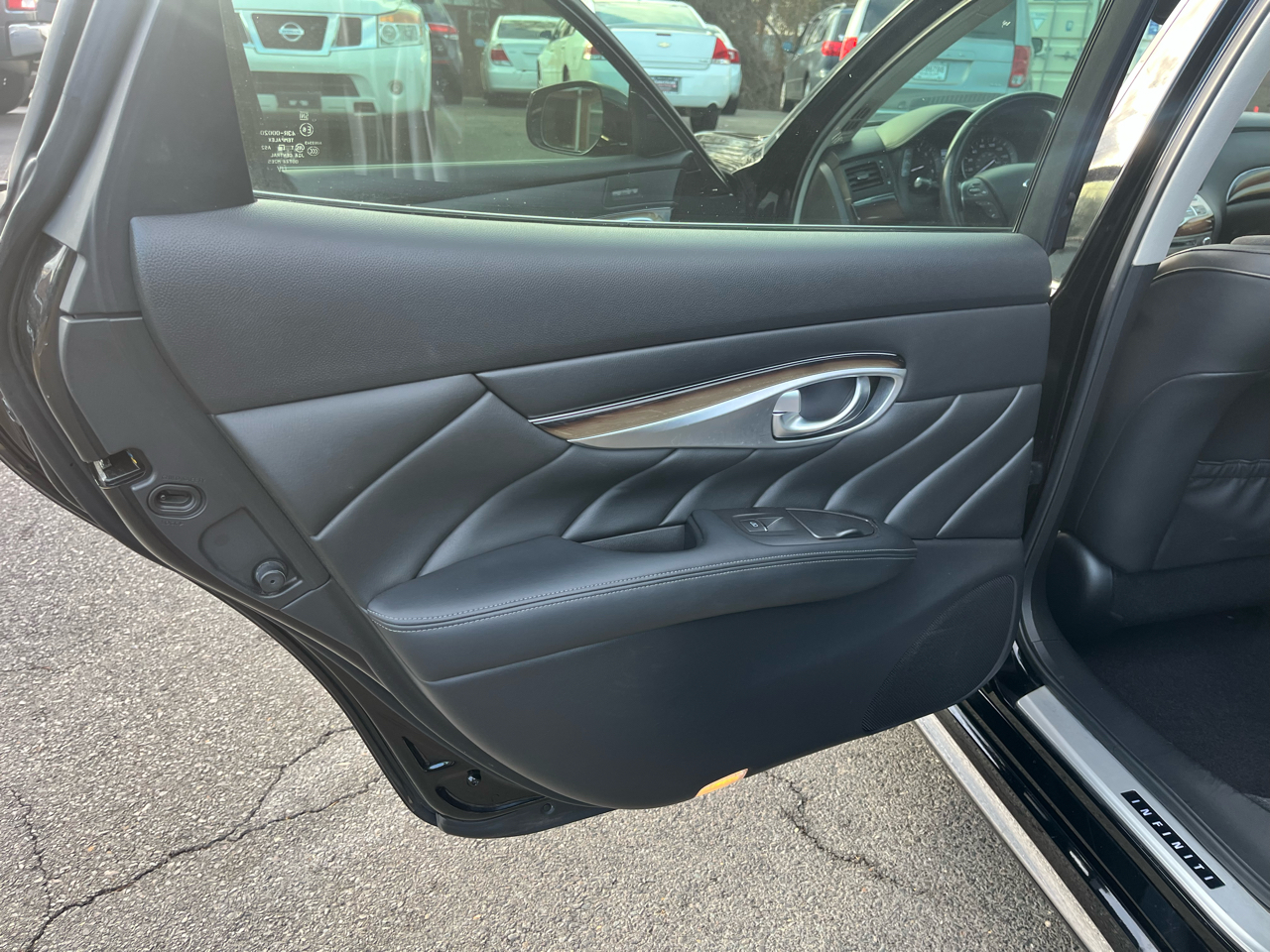 Infiniti Q70L 4dr Sdn V6 AWD 2015