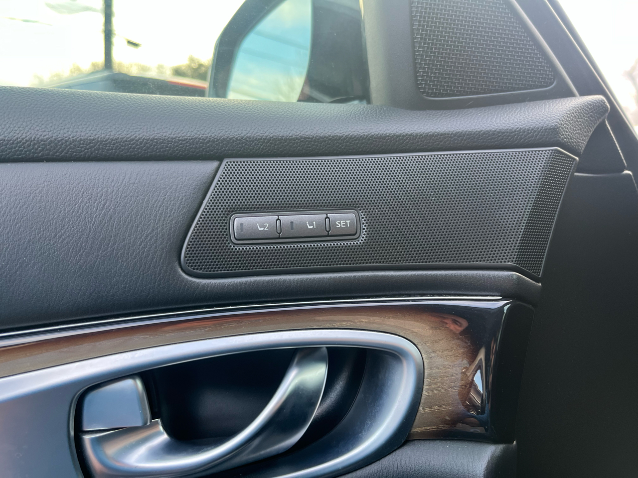 Infiniti Q70L 4dr Sdn V6 AWD 2015