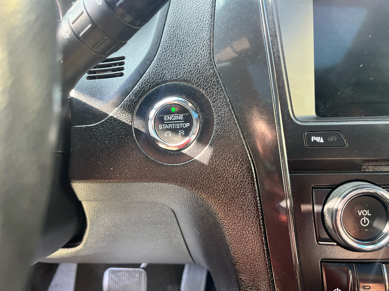 Ford Explorer XLT 4WD 2018