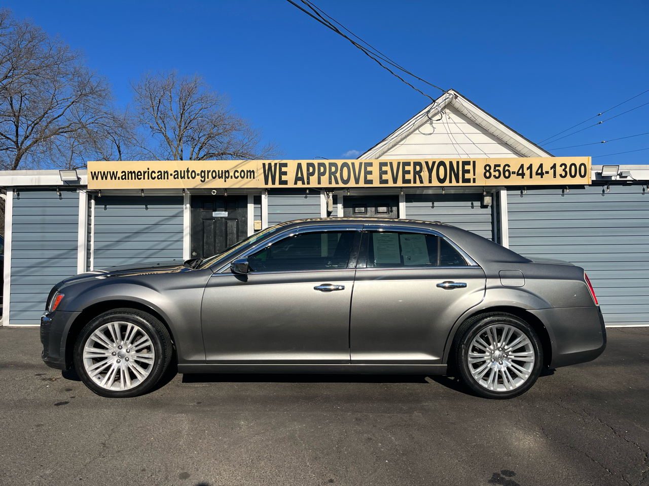 Chrysler 300 4dr Sdn Limited RWD 2011