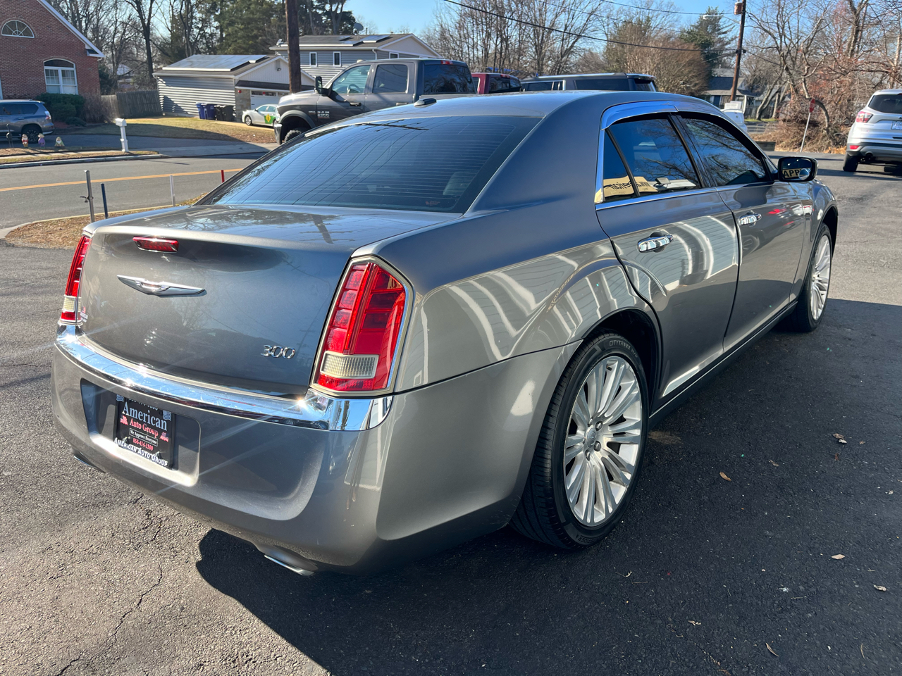 Chrysler 300 4dr Sdn Limited RWD 2011