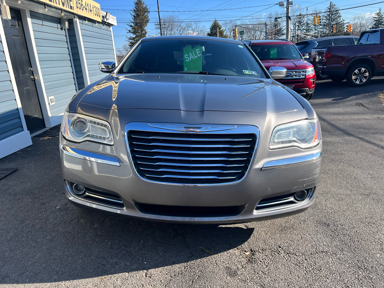 Chrysler 300 4dr Sdn Limited RWD 2011