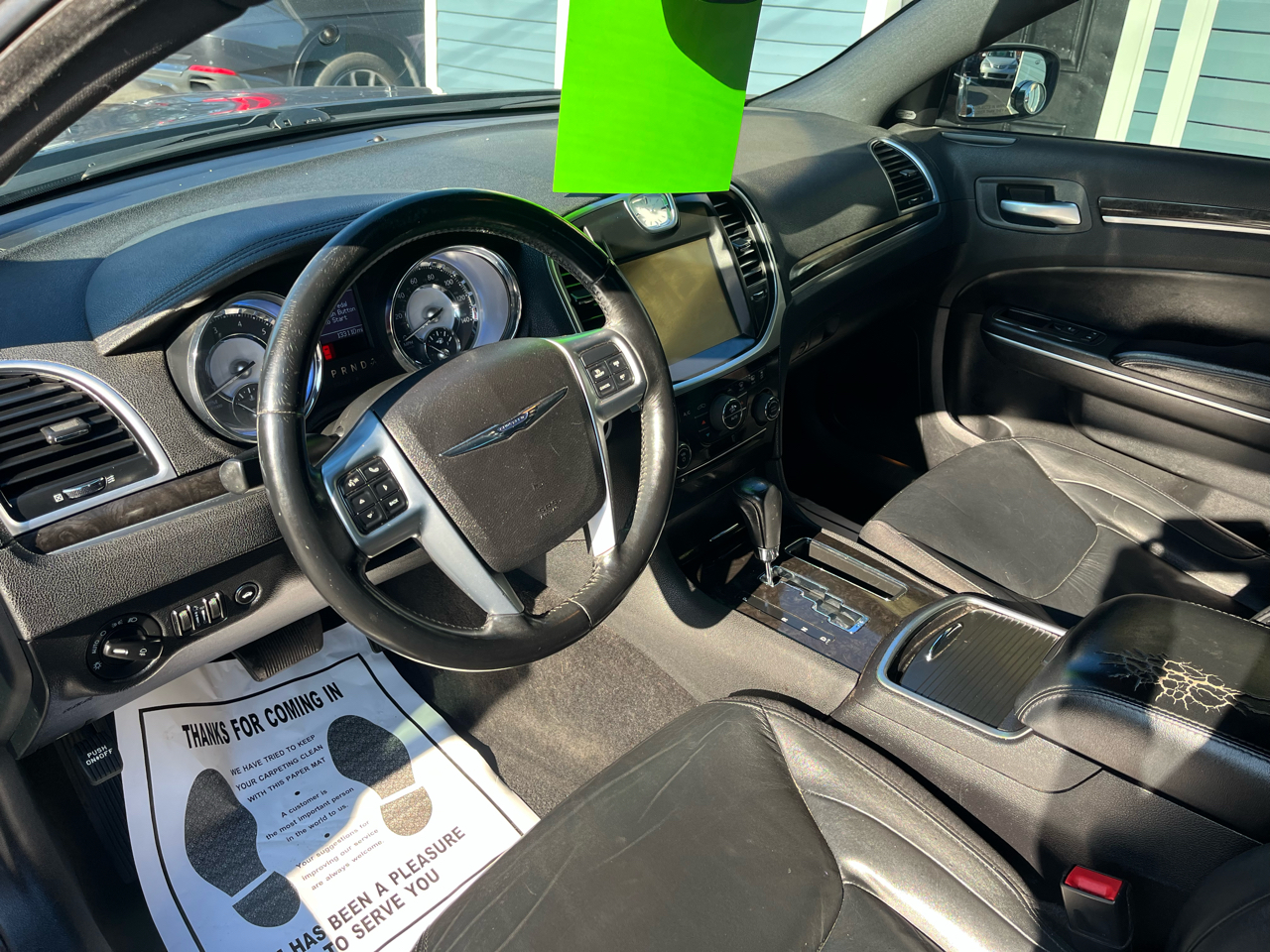 Chrysler 300 4dr Sdn Limited RWD 2011