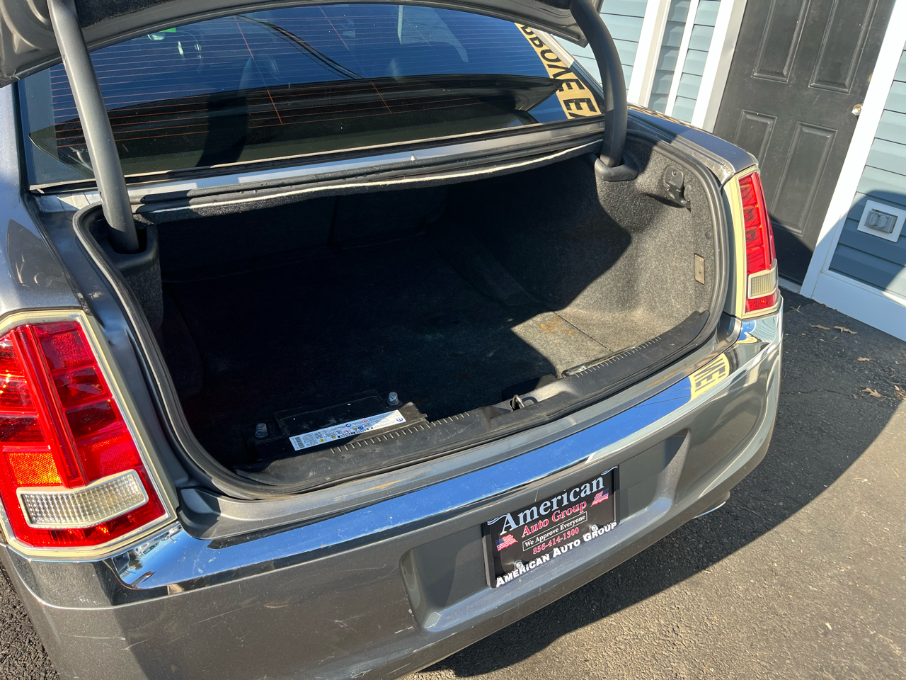 Chrysler 300 4dr Sdn Limited RWD 2011