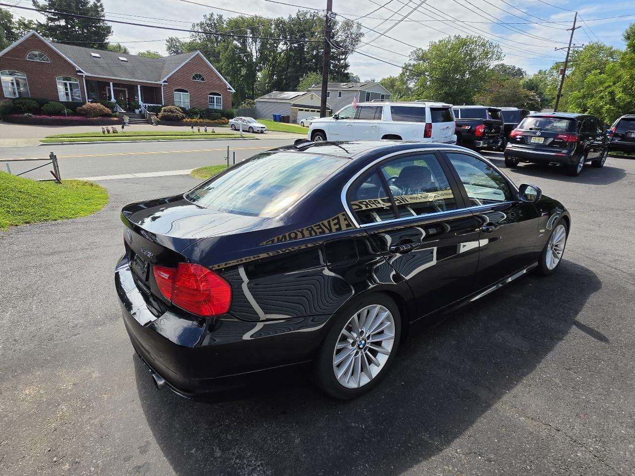 BMW 3 Series 4dr Sdn 335i xDrive AWD 2011