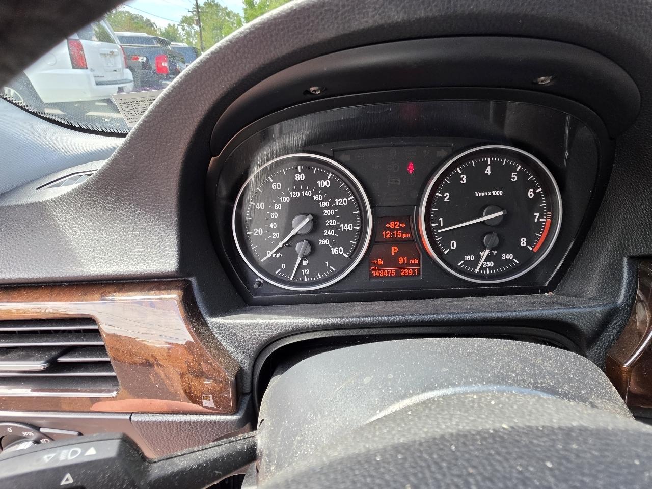 BMW 3 Series 4dr Sdn 335i xDrive AWD 2011
