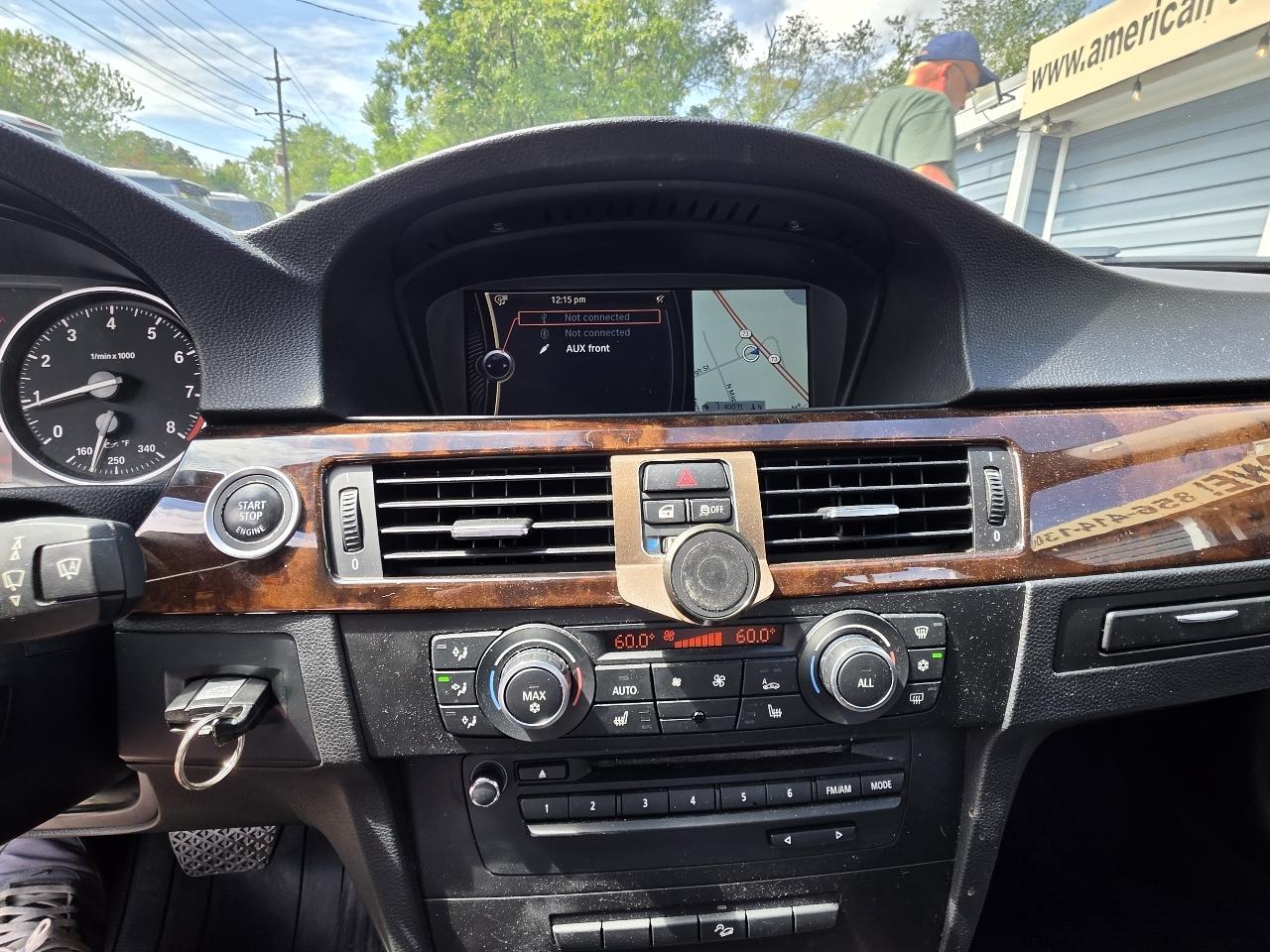 BMW 3 Series 4dr Sdn 335i xDrive AWD 2011