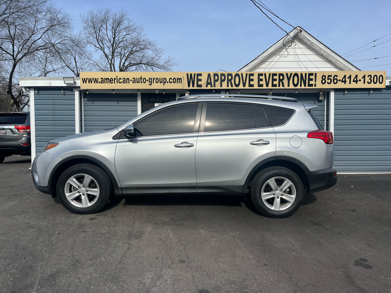 Toyota RAV4 AWD 4dr XLE (Natl) 2013