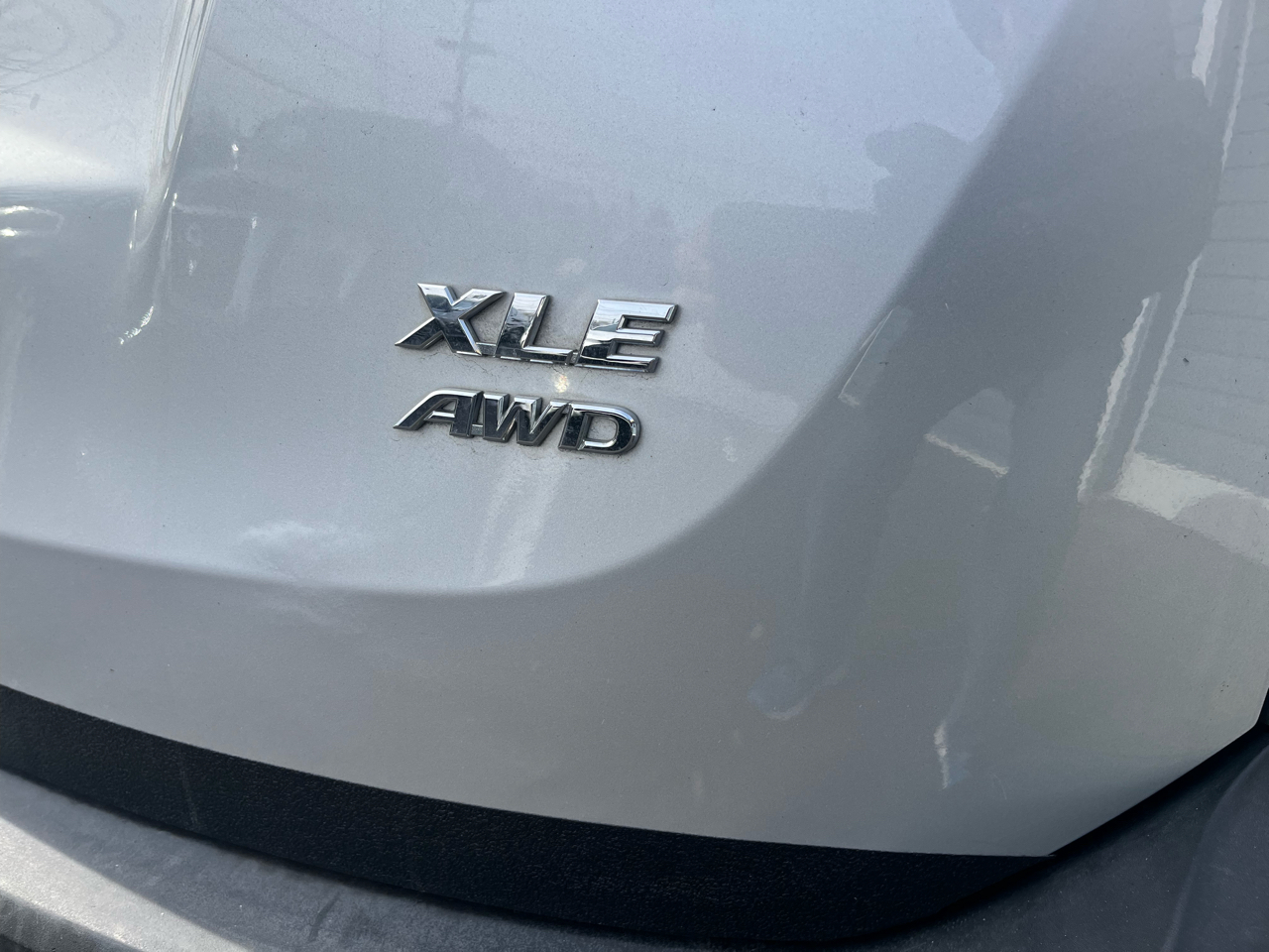 Toyota RAV4 AWD 4dr XLE (Natl) 2013