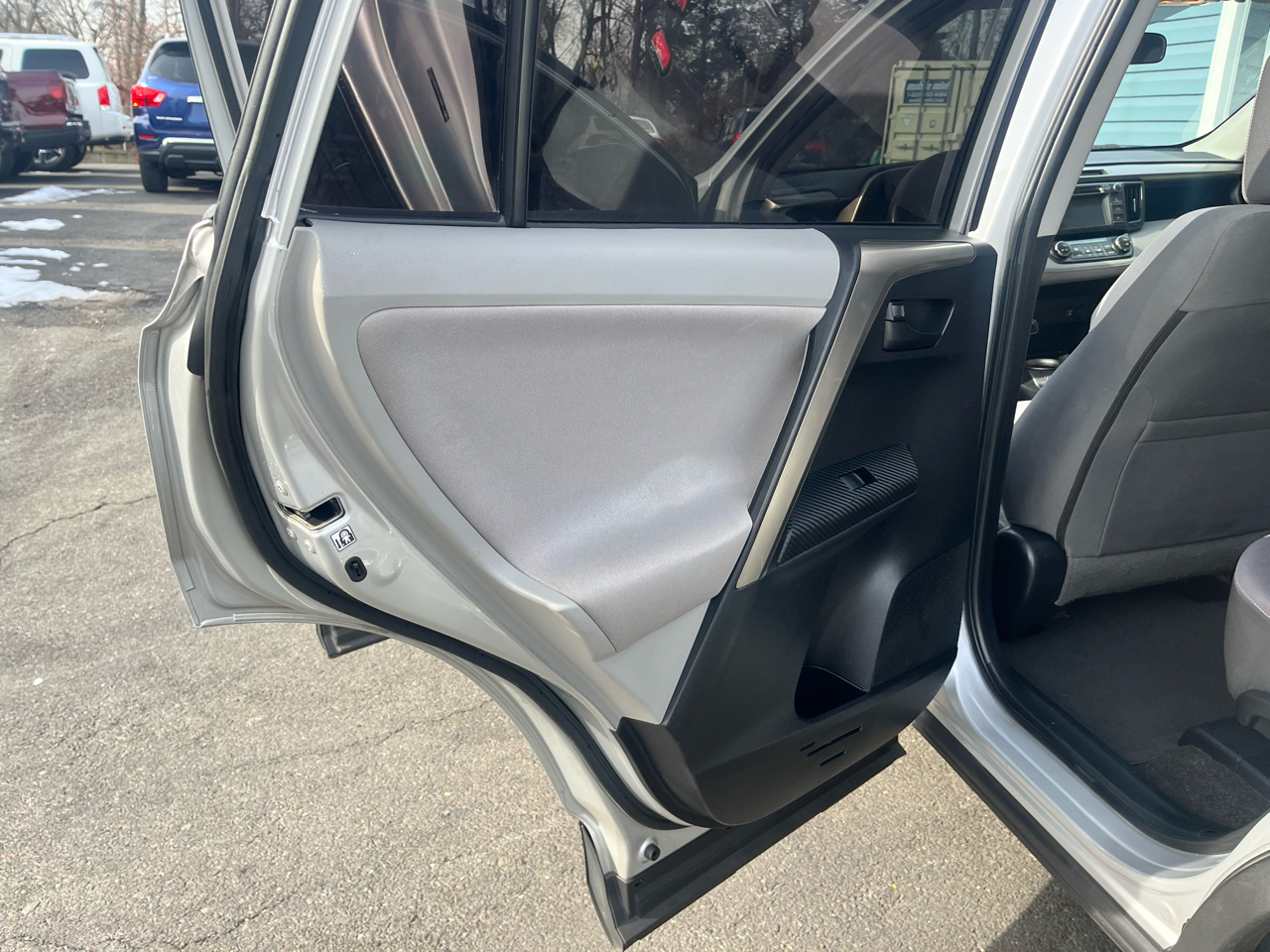 Toyota RAV4 AWD 4dr XLE (Natl) 2013