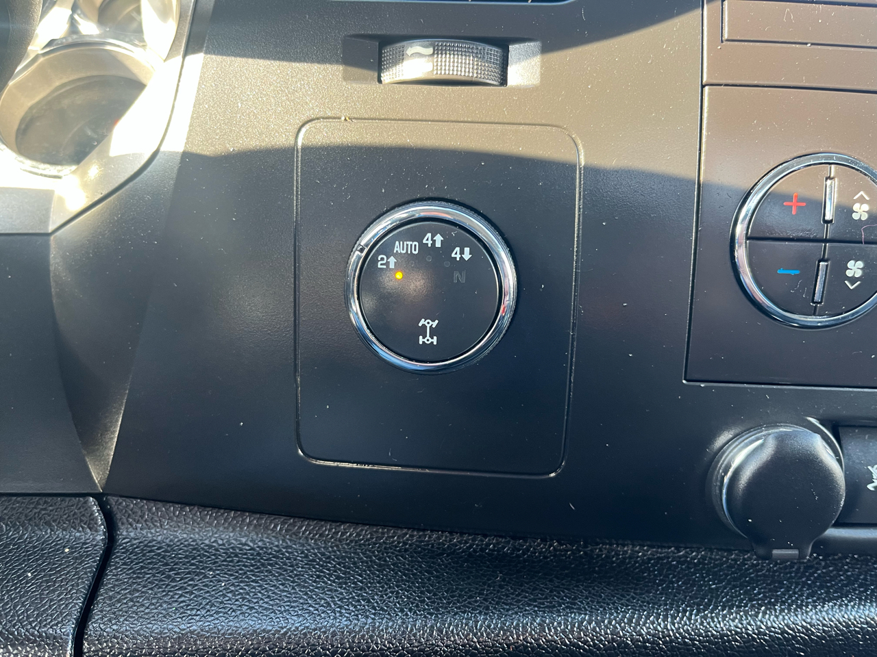 GMC Sierra 1500 4WD Crew Cab 143.5" SLE 2011