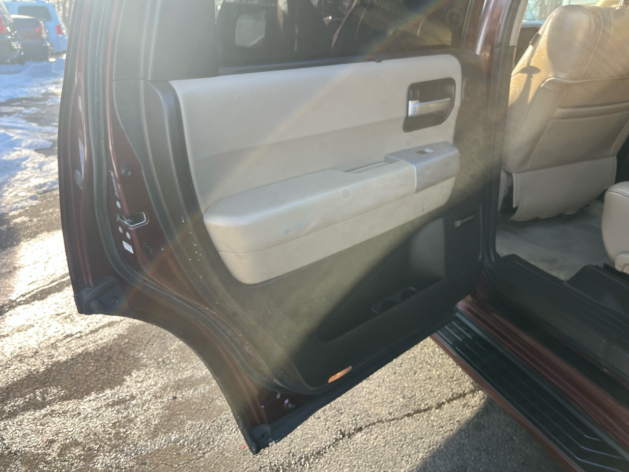 Toyota Sequoia 4WD 4dr LV8 6-Spd AT Ltd (Natl) 2008