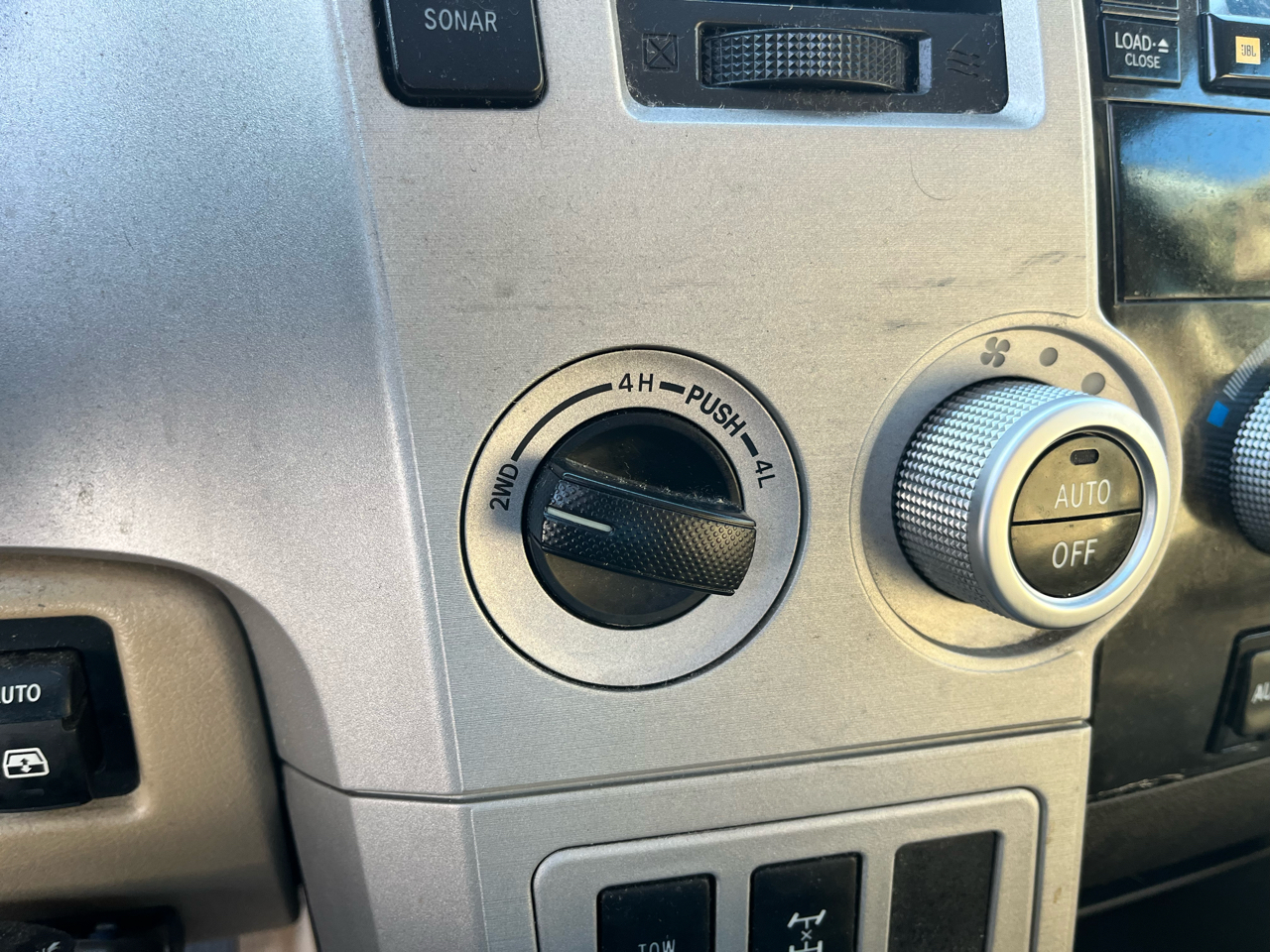 Toyota Sequoia 4WD 4dr LV8 6-Spd AT Ltd (Natl) 2008