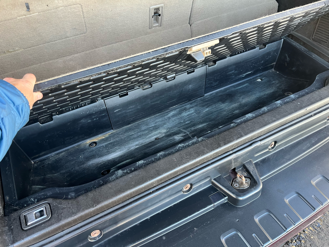 Toyota Sequoia 4WD 4dr LV8 6-Spd AT Ltd (Natl) 2008