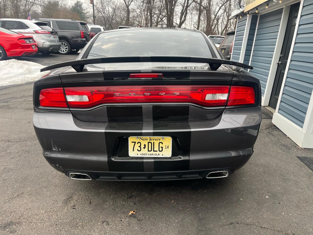 Dodge Charger 4dr Sdn SE RWD 2013