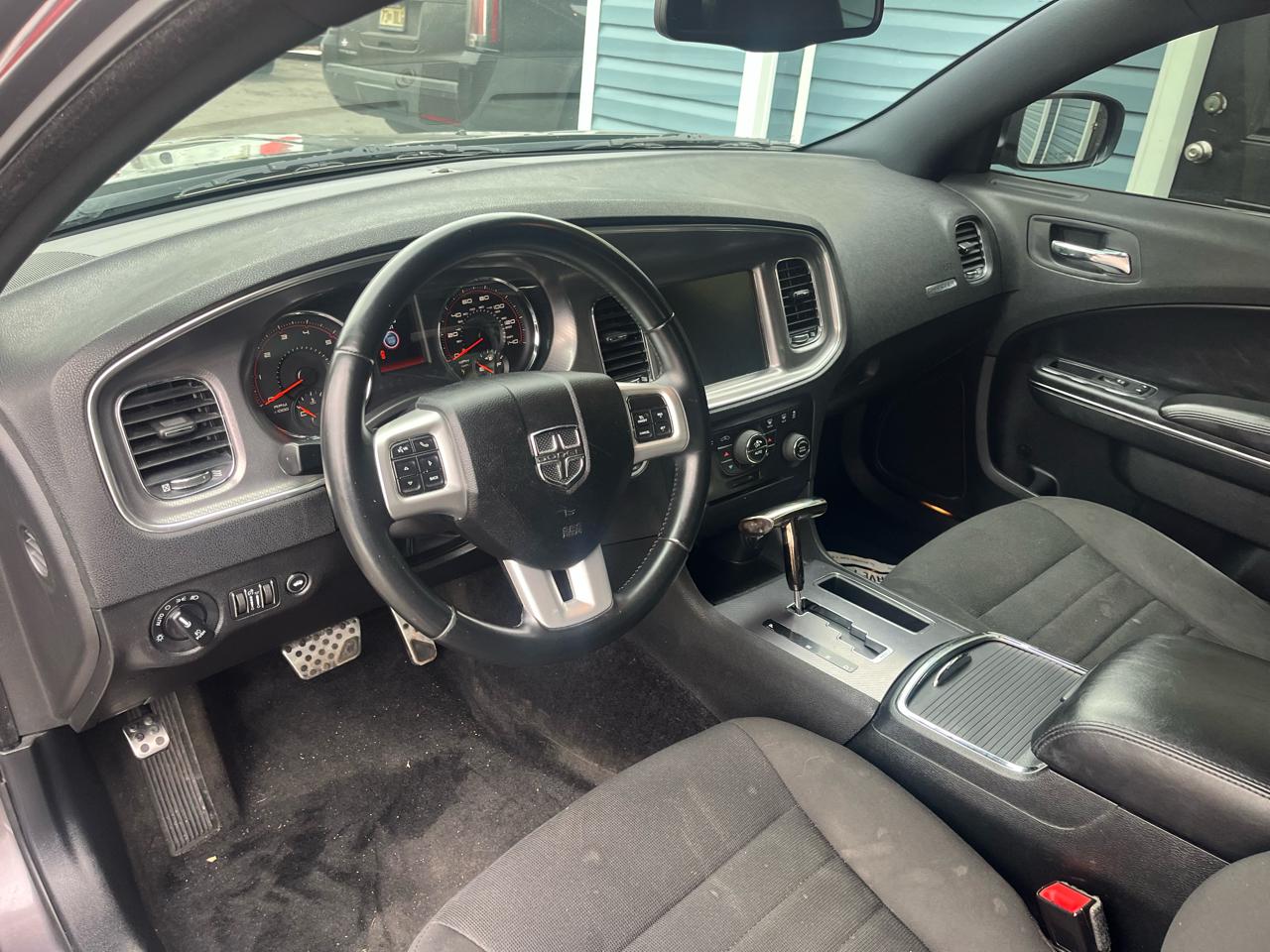 Dodge Charger 4dr Sdn SE RWD 2013