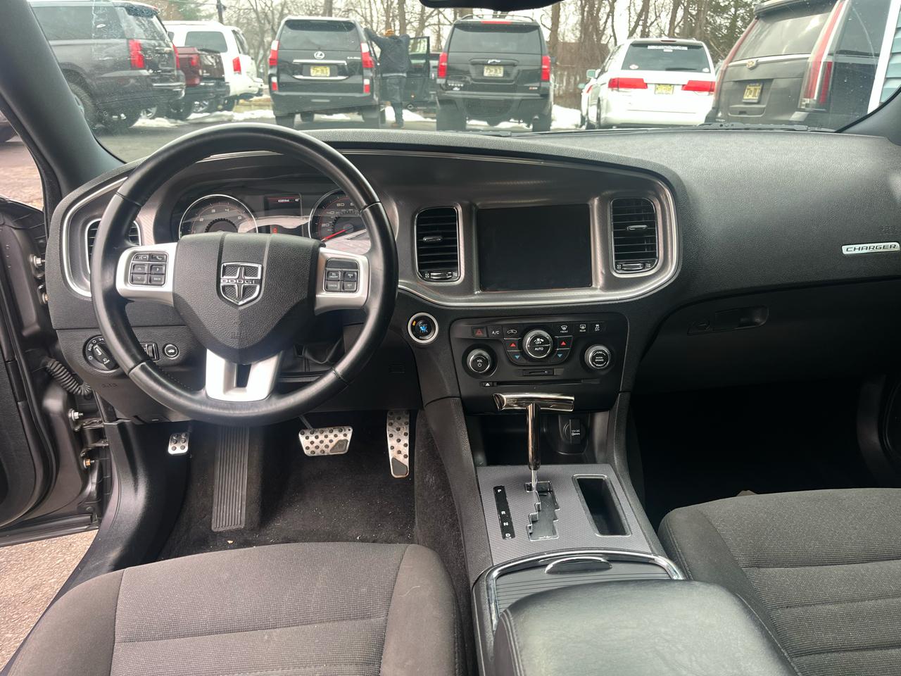 Dodge Charger 4dr Sdn SE RWD 2013