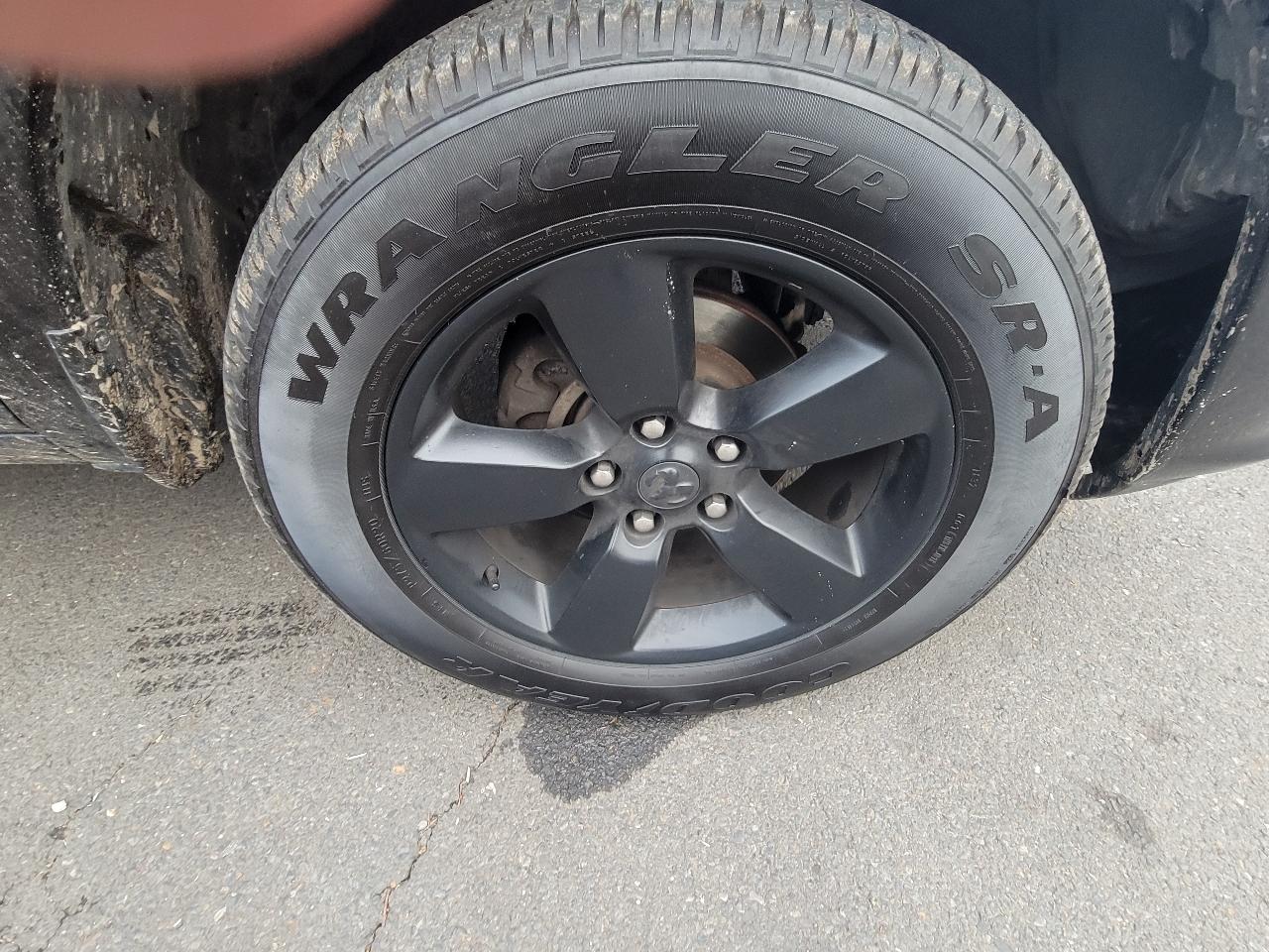 RAM 1500 Express 4x4 Crew Cab 5'7" Box 2018