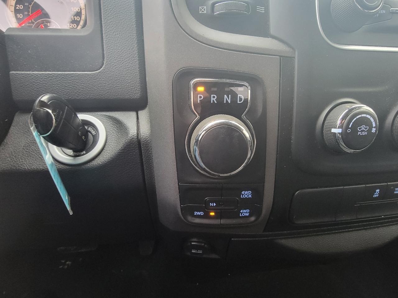 RAM 1500 Express 4x4 Crew Cab 5'7" Box 2018