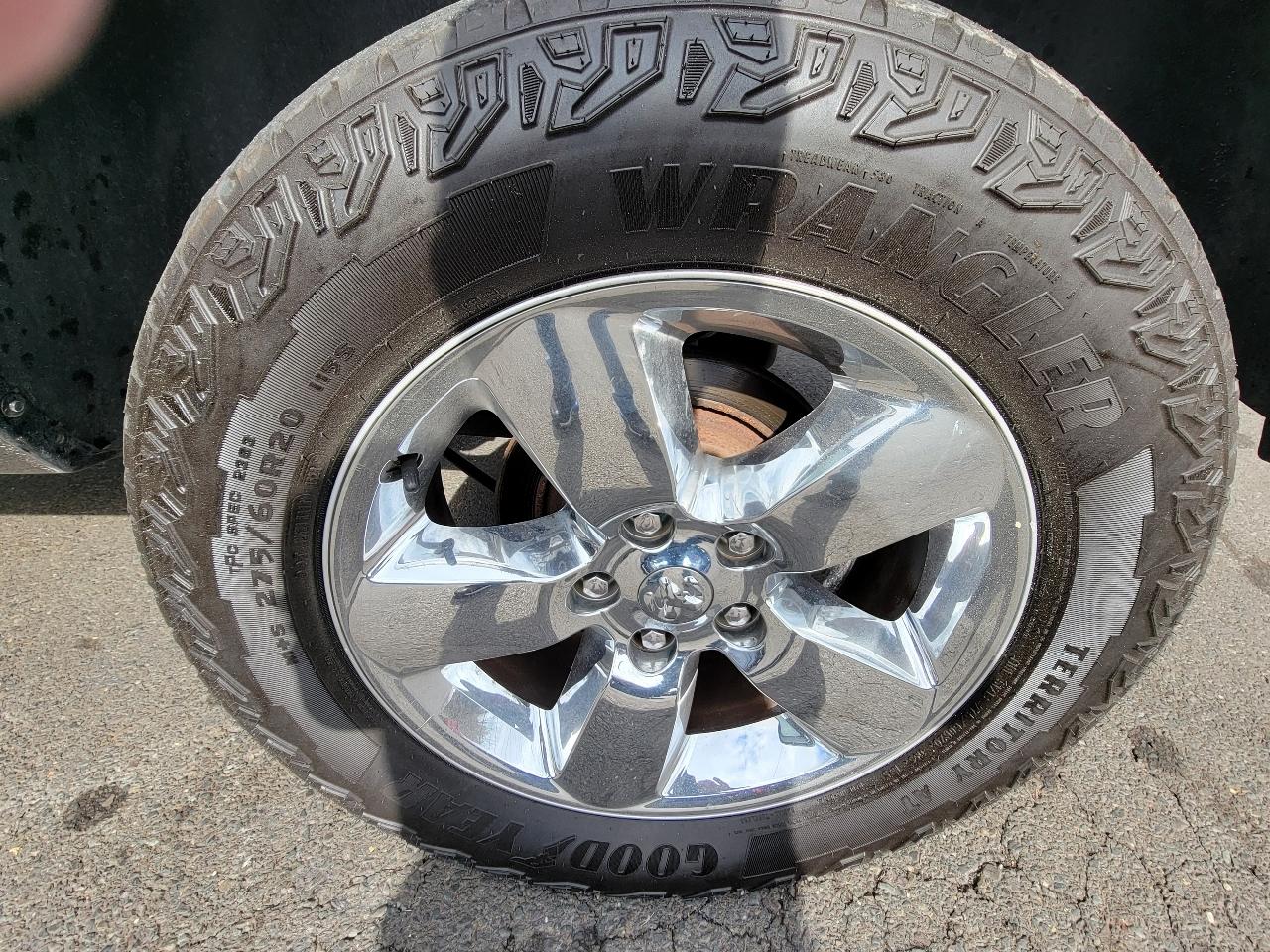 RAM 1500 4WD Crew Cab 140.5" Express 2015