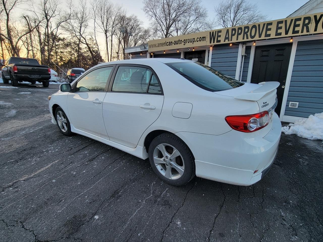 Toyota Corolla S 4D Sedan 2011