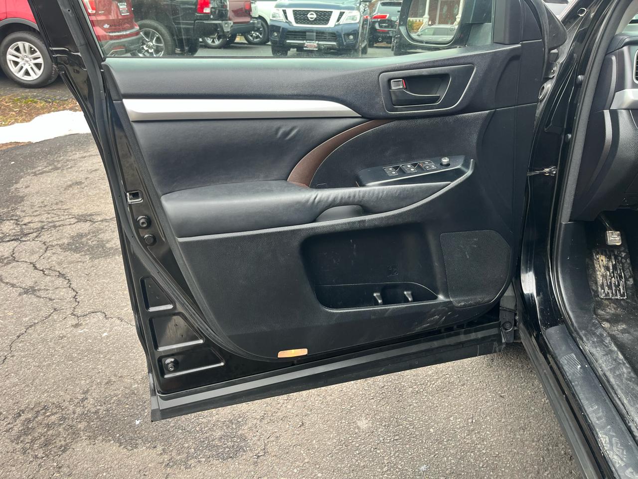 Toyota Highlander AWD 4dr V6 LE (Natl) 2015