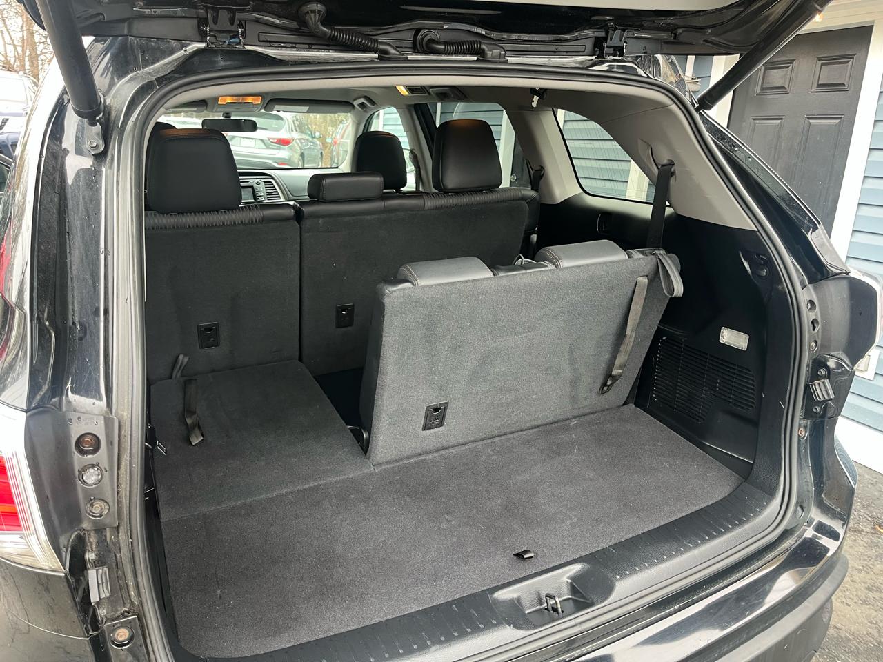 Toyota Highlander AWD 4dr V6 LE (Natl) 2015