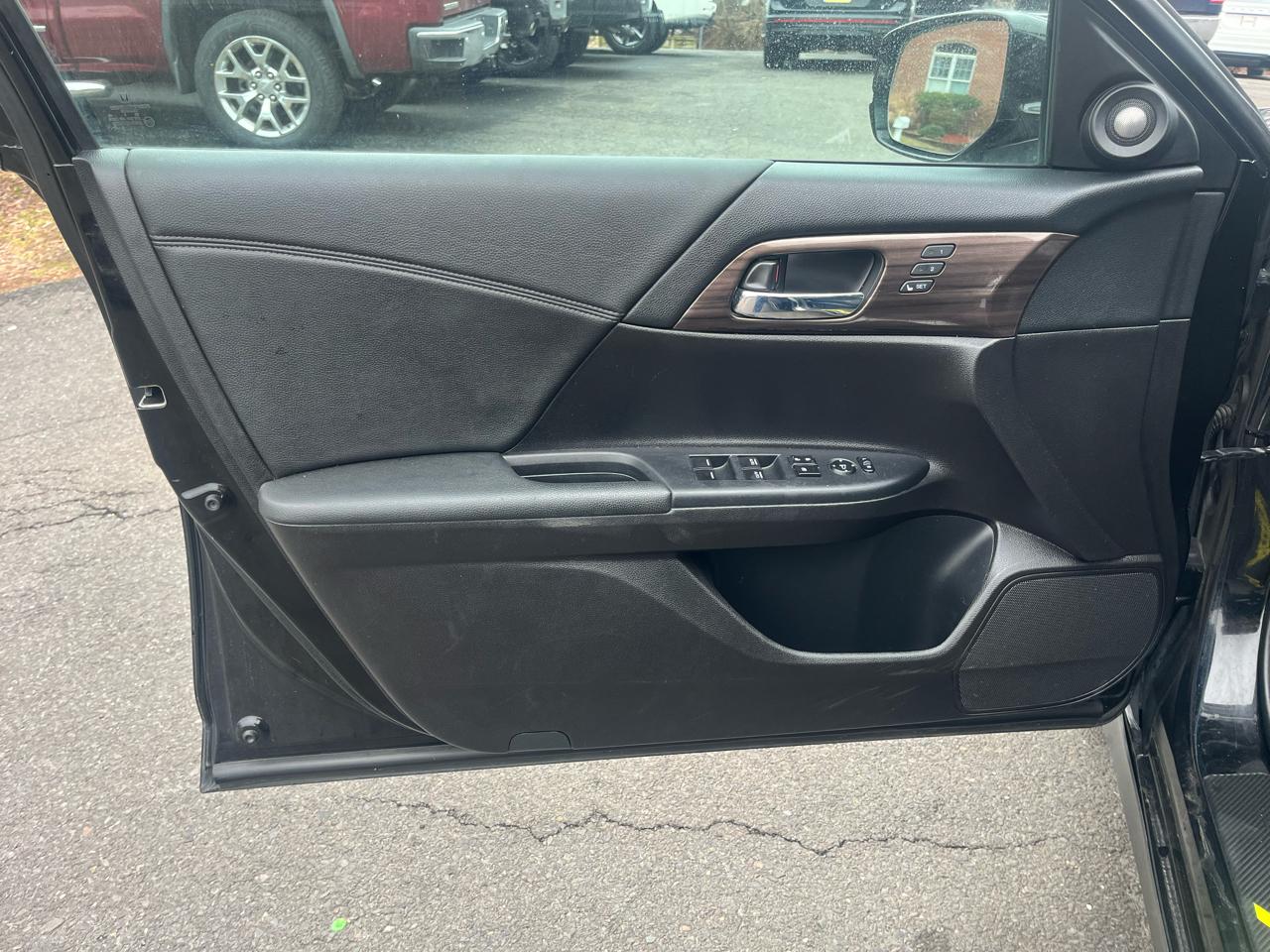 Honda Accord Sedan EX-L CVT w/Navi & Honda Sensing 2017