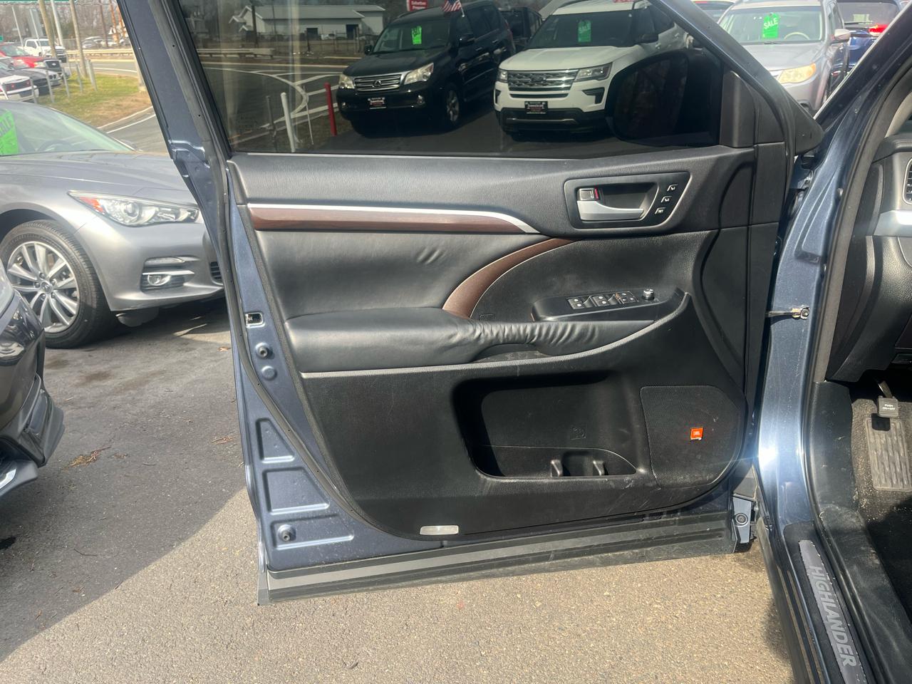 Toyota Highlander AWD 4dr V6 Limited (Natl) 2015