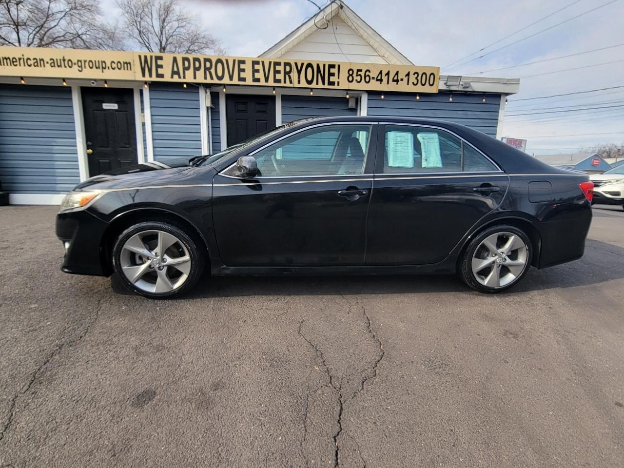 Toyota Camry 4dr Sdn V6 Auto XLE (Natl) 2012