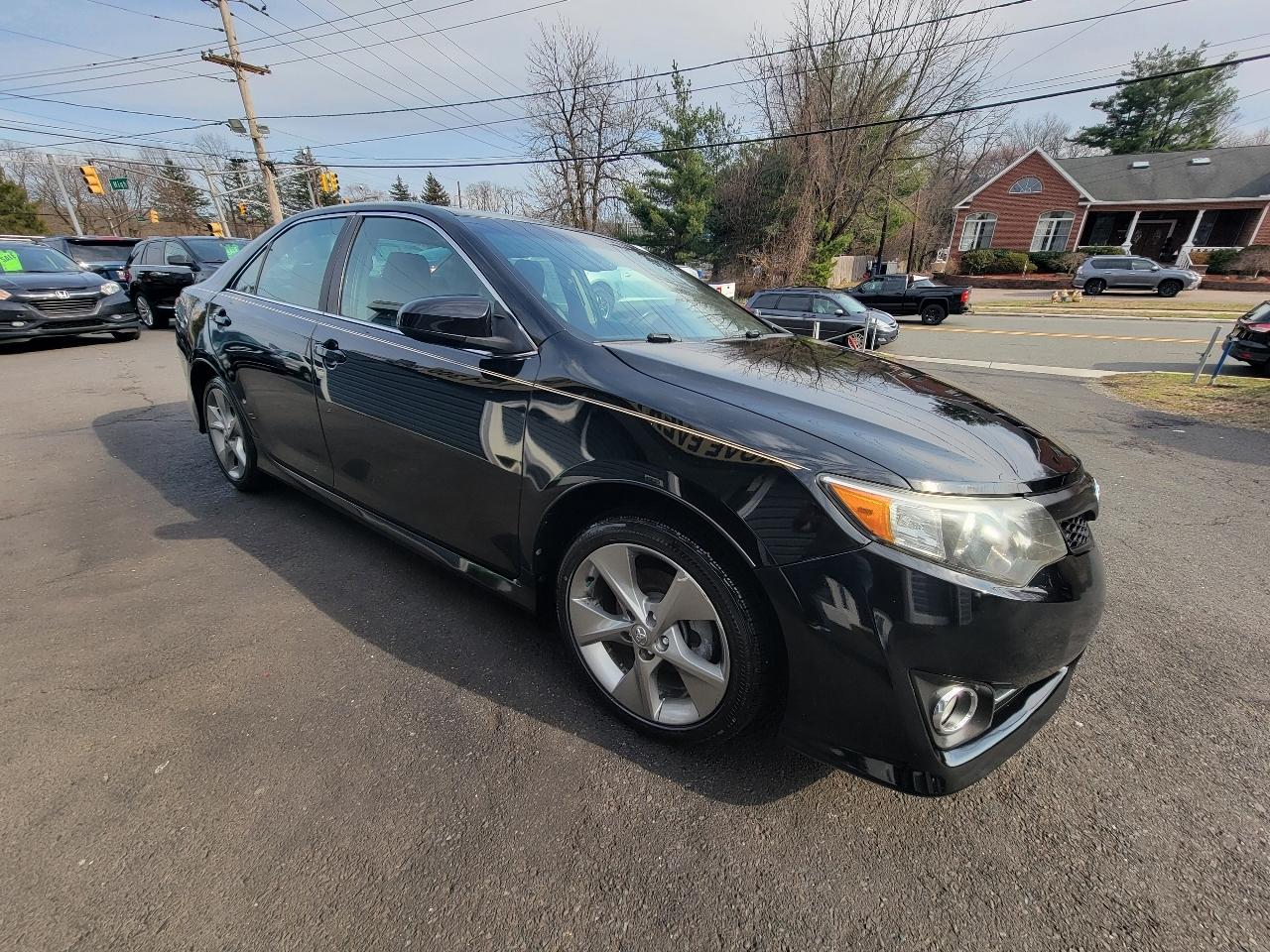 Toyota Camry 4dr Sdn V6 Auto XLE (Natl) 2012