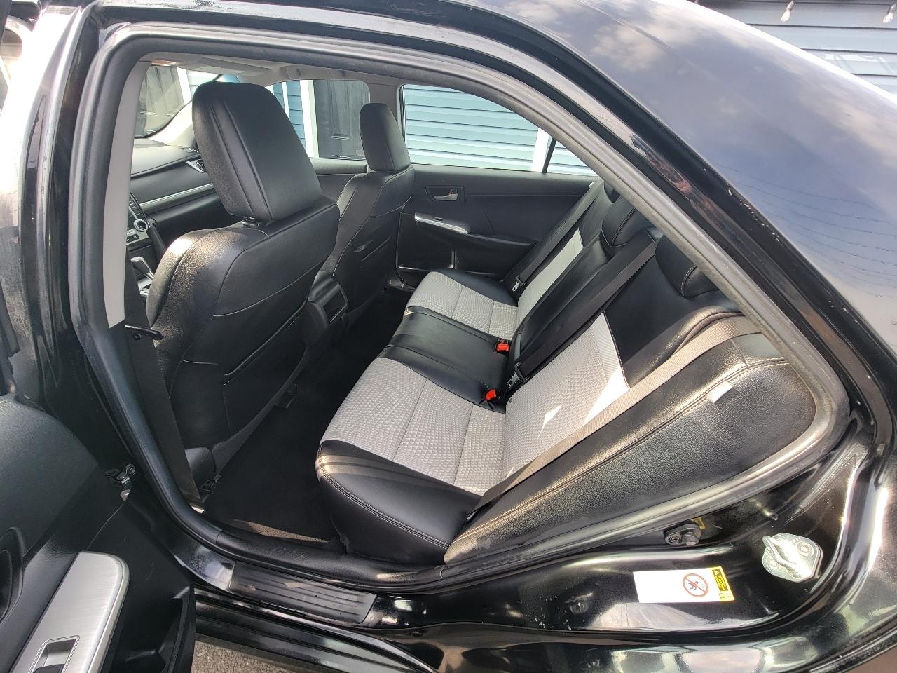 Toyota Camry 4dr Sdn V6 Auto XLE (Natl) 2012